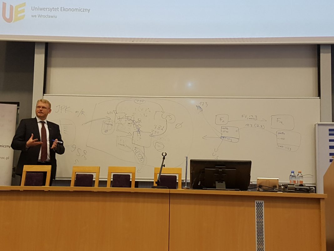 Wiceminister Paweł Gruza na Uniwersytecie Ekonomicznym na zaproszenie PITD