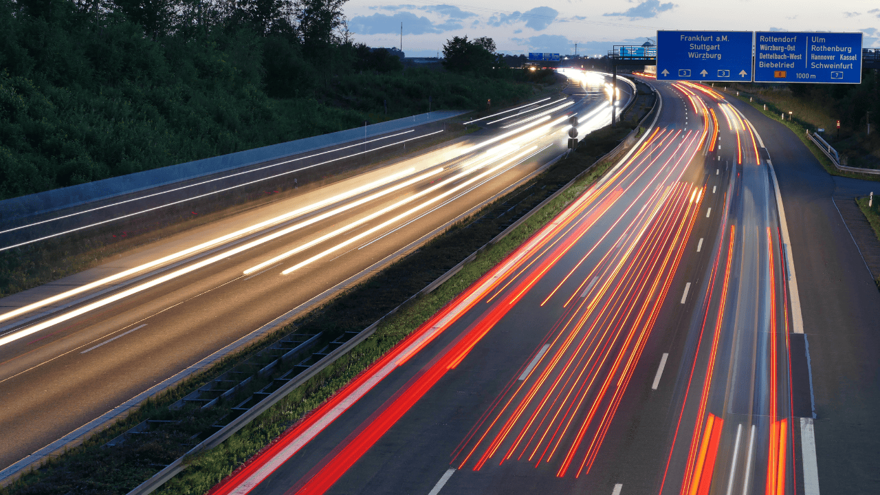 Konsolidacja transportu drogowego – stabilizacja rynku i ryzyko dla małych firm